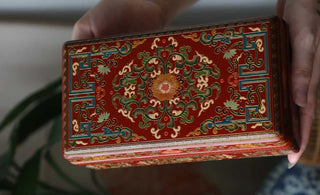 Red Lacquerware: A Timeless Elegance