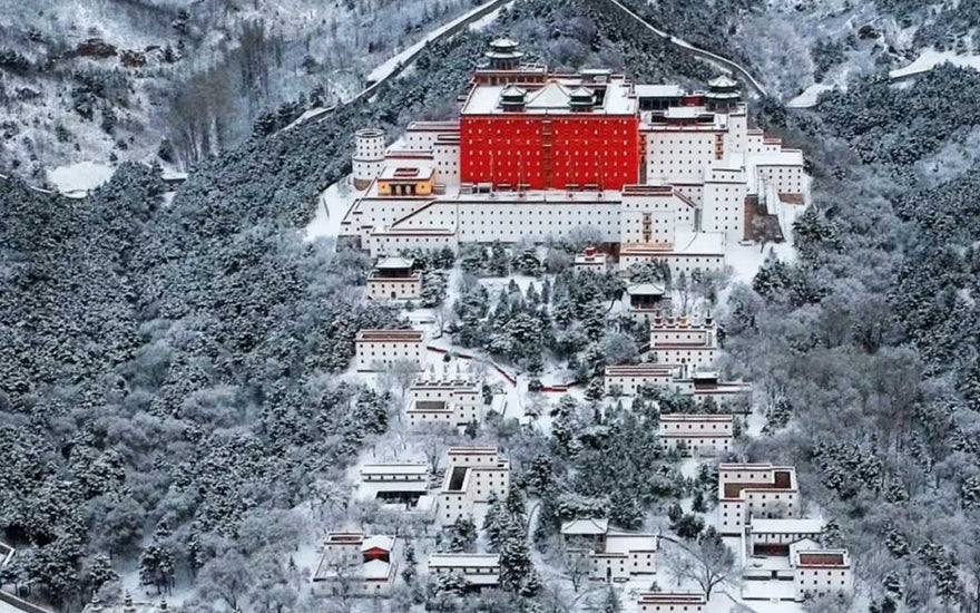 Palatial Harmony: Unveiling the Enchanting Tale of Chengde Mountain Resort's Imperial Retreat