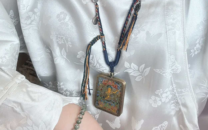 Reviving Traditional Techniques: Contemporary Innovations in Thangka Art