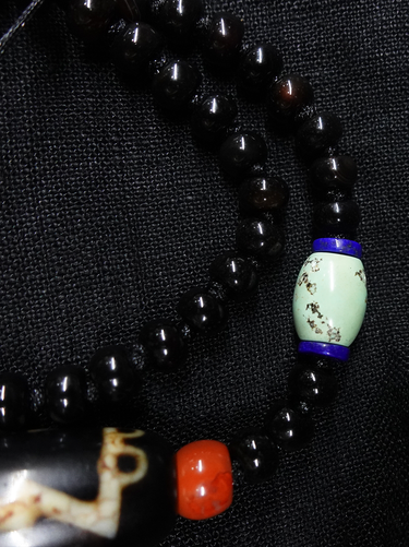 【Unique Item】 Himalayan Goddess Lotus Double-sided Dzi Bead Necklace