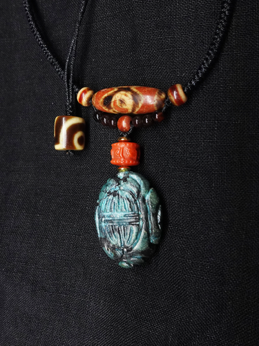 【Unique Item】 Old green Turquoise carving Three-eyed broken Dzi bead necklace