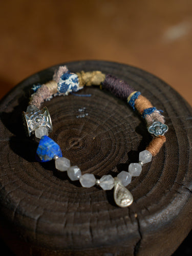 Crystal Clarity Bracelet with Cloud Quartz and Lapis Lazuli – A Himalayan Symbol of Purity and Inner Peace