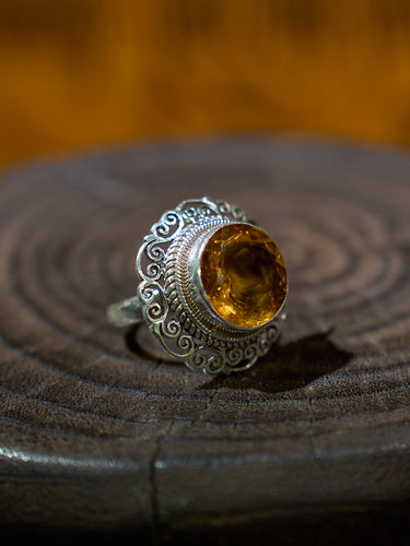Citrine Silver Ring – Guardian of Fortune and Radiance of Himalayan Wisdom