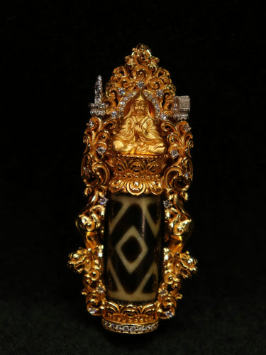 Sacred Blessing Pendant – Dzi Beads with Buddha Carving for Protection