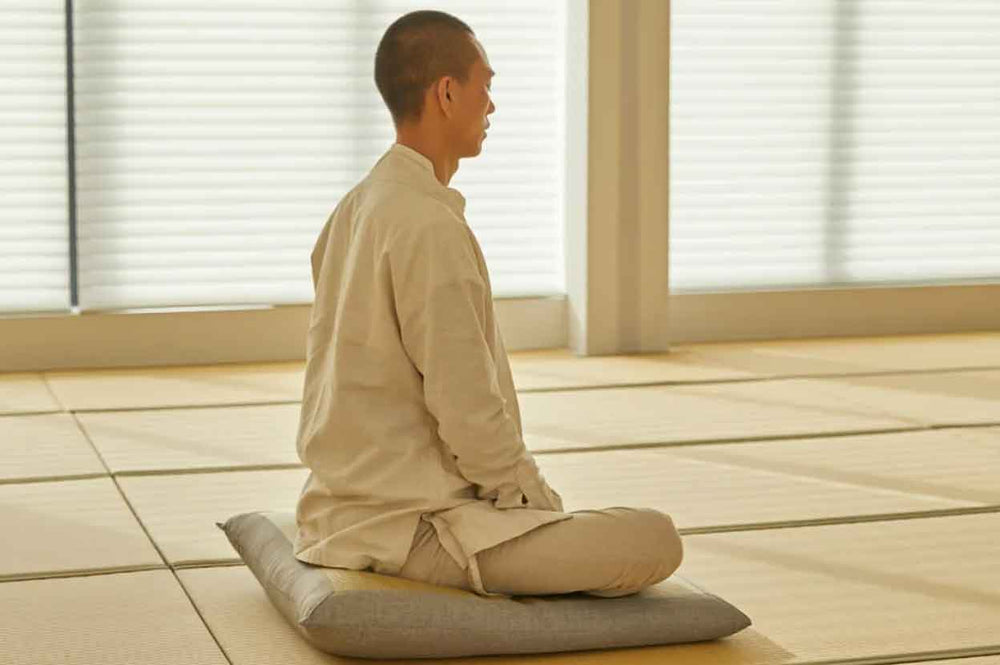 The Gong of Silence: Elevating Zen Meditation with Oriental Aesthetics