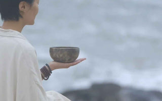 Natural Comfort: Zen Living Room Fabrics and Furnishings