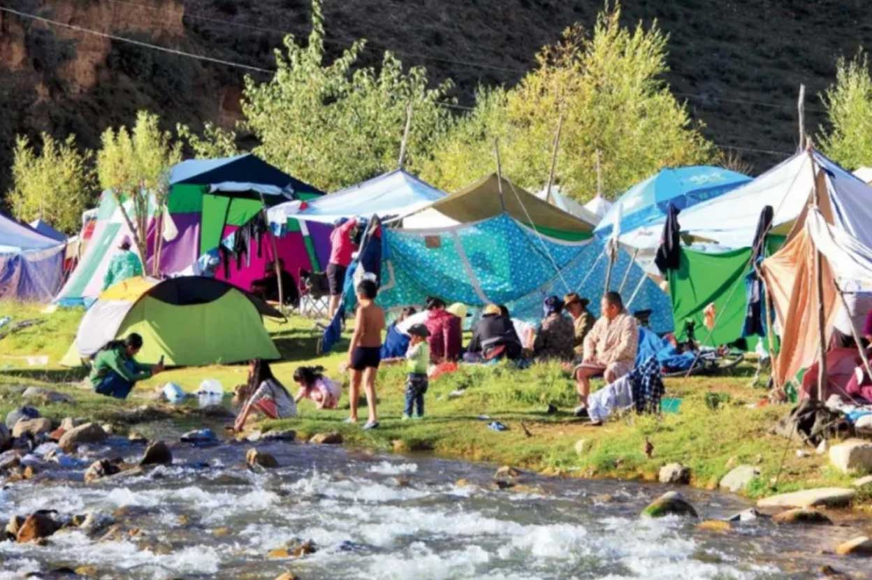 Taking advantage of nature’s gift in the Bathing festival: A ‘holy bath’ considered to heal disease and rid them of misfortune