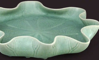 Artistic Splendor: The Grace and Sophistication of Porcelain Pen Containers
