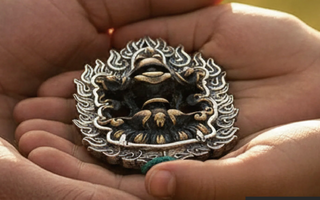 Fire, Iron, and Blessings: The Complete Guide to Tibetan Thokcha Pendant Collection