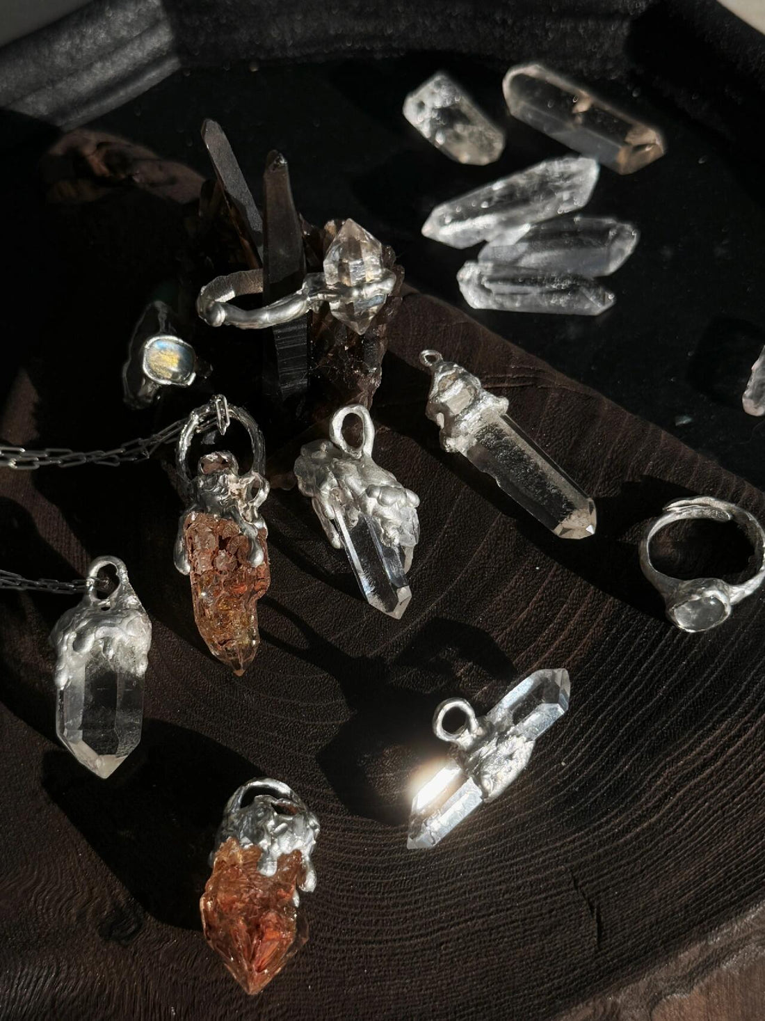 ✦ The Power of Metal and Stone: Kailash Energy’s Symbolic Jewelry✦