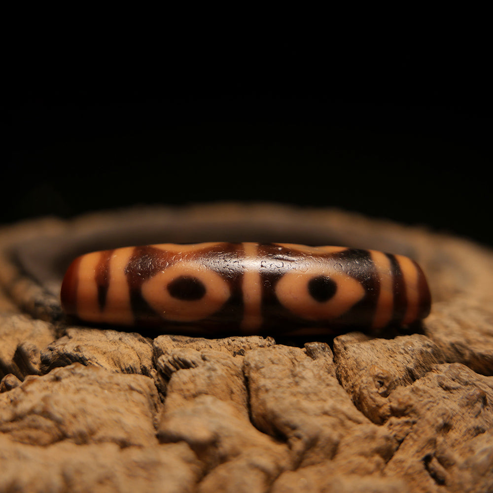 Vital Harmony Eight-Eye Pendant