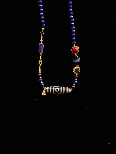 Treasure-Cover Three-Eyed Dzi & Lapis Lazuli 18K Gold Necklace
