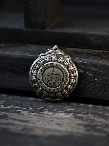 Purification Zhiva Ja Red Agate Eye Pendant