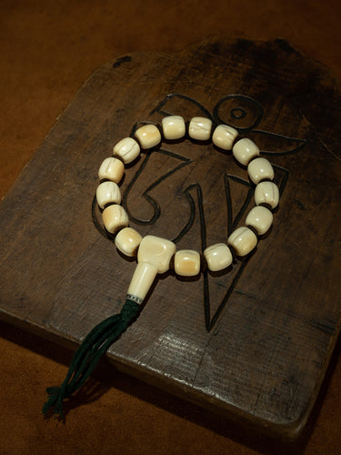 Tibetan Qing Dynasty Style Old Style Dzi Beads with High-Quality Jade
