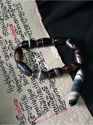 【Unique Item】 Mystical Star： Himalayan Blue-Infused Threaded Agate Bracelet
