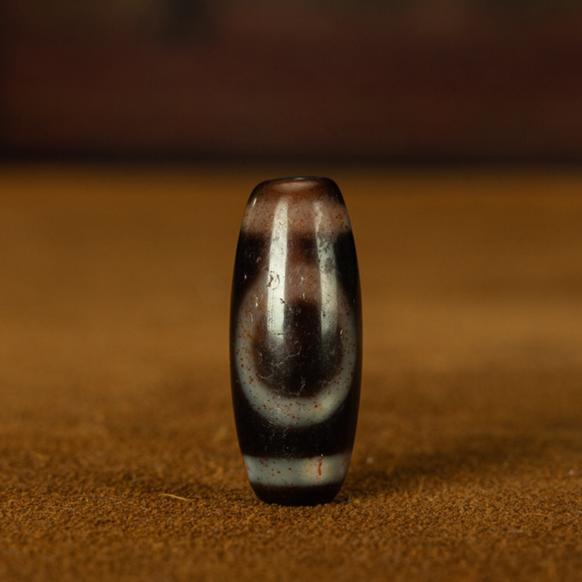 One-Eye Old Dzi beads from Mount Xumi Thousand-year-old Dzi beads from Tibet Large grains of cinnabar