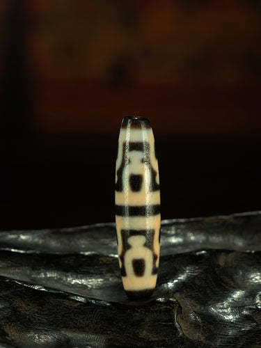 Tibetan Pure Calcified Eight Auspicious Longevity Vase Dzi Bead Pendant