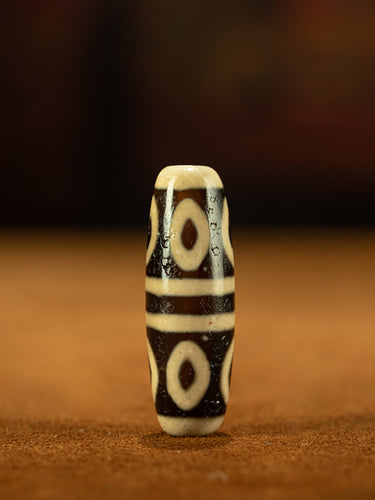 Tibetan Wensiba Eight-Eyed Buddha Eye Old Bead Pendant