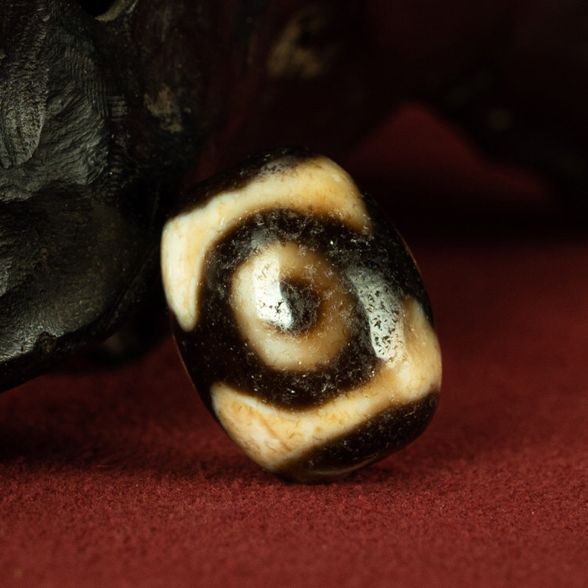 Daro Tiger Tooth Three Eyes Old Dzi Beads Tibetan Millennium Dzi Beads