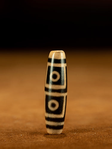 Tibetan Ancient Dzi Bead Four-Eyes Protective Pendant