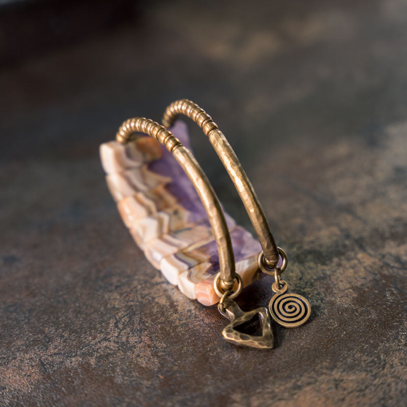 Mystic Harmony Amethyst Agate Hand Bracelet with Brass