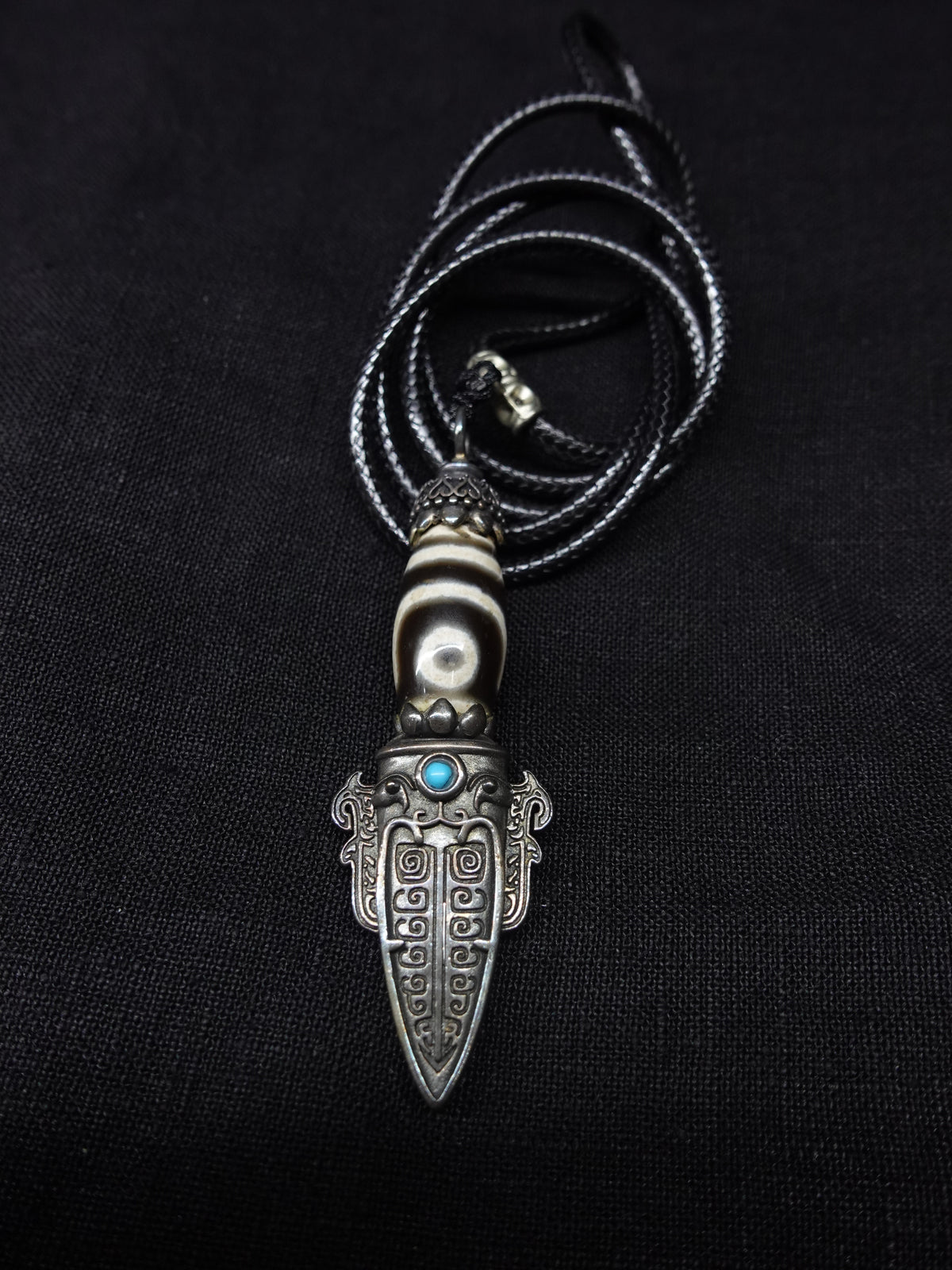 Two-eyed Dzi vajra necklace
