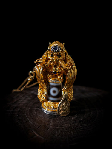 Guardian Owl Dzi Bead Pendant – Amulet for Protection & Wisdom