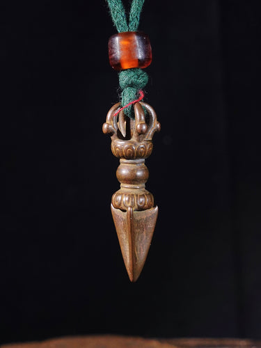 Thokcha Kīla Amulet Necklace – Iron Dagger of Insight