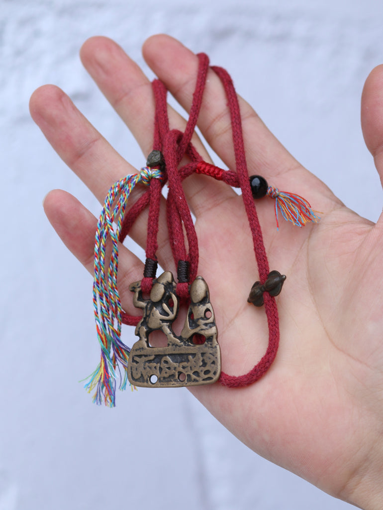 Ancient Thokcha Vajrapāṇi & Shakyamuni Six-Mantra Necklace