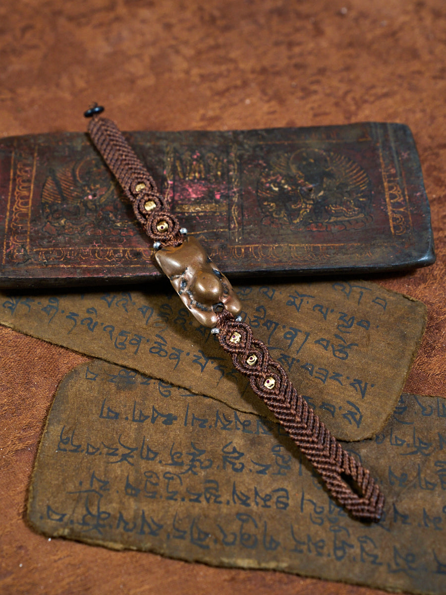 Lion Thokcha Herringbone Bracelet