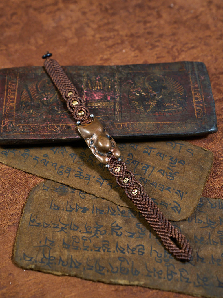 Lion Thokcha Herringbone Bracelet