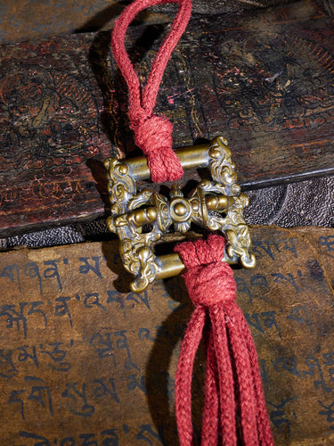 Tibetan Thokcha Vajra Scripture Holder Amulet