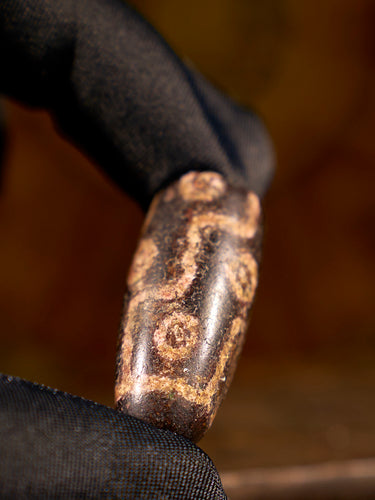 Agate “Broken Nine-Eyed” Dzi Bead