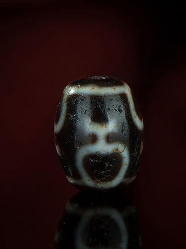 Rare Vase Nine-Eye Dzi Bead – Spiritual Protection and Wealth Energy
