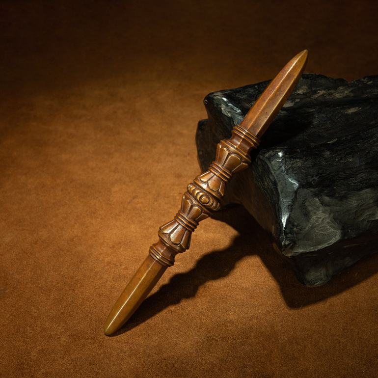 Rare Tibetan Single-Prong Vajra Pestle in Red Lima Copper – Antique Esoteric Ritual Instrument