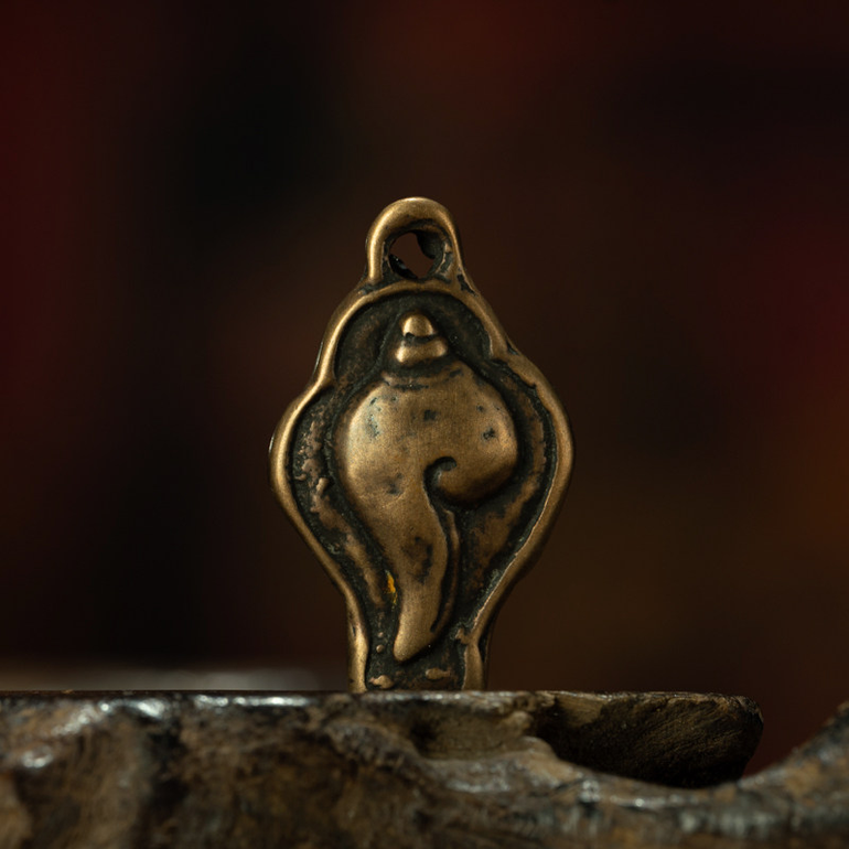 Early Qing Dynasty Tibetan Sky Copper Conch Shell Thogchag – Mini Personal Amulet, Exceptional Patina