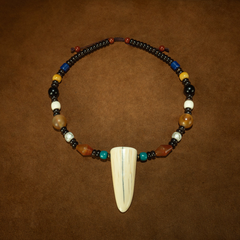 Qing Dynasty Tibetan Jade-Like Aged Stone Original Pendant Necklace – Rare Complete Configuration, All-Antique Beads