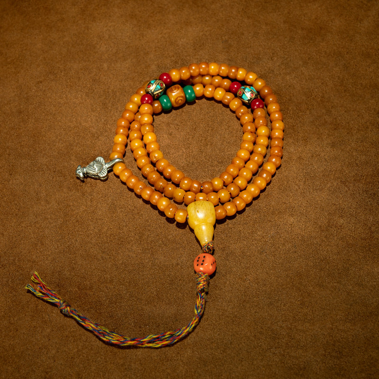 Qing Dynasty Tibetan 108-Bead Mala – Jade-Like Aged Stone, Amber Yellow, High-Grade Configuration