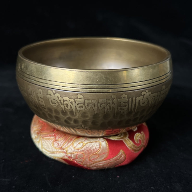 Ajna Sing Bowl Carven Meditation puretibetan